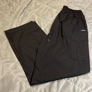 Women’s used scrub pants med